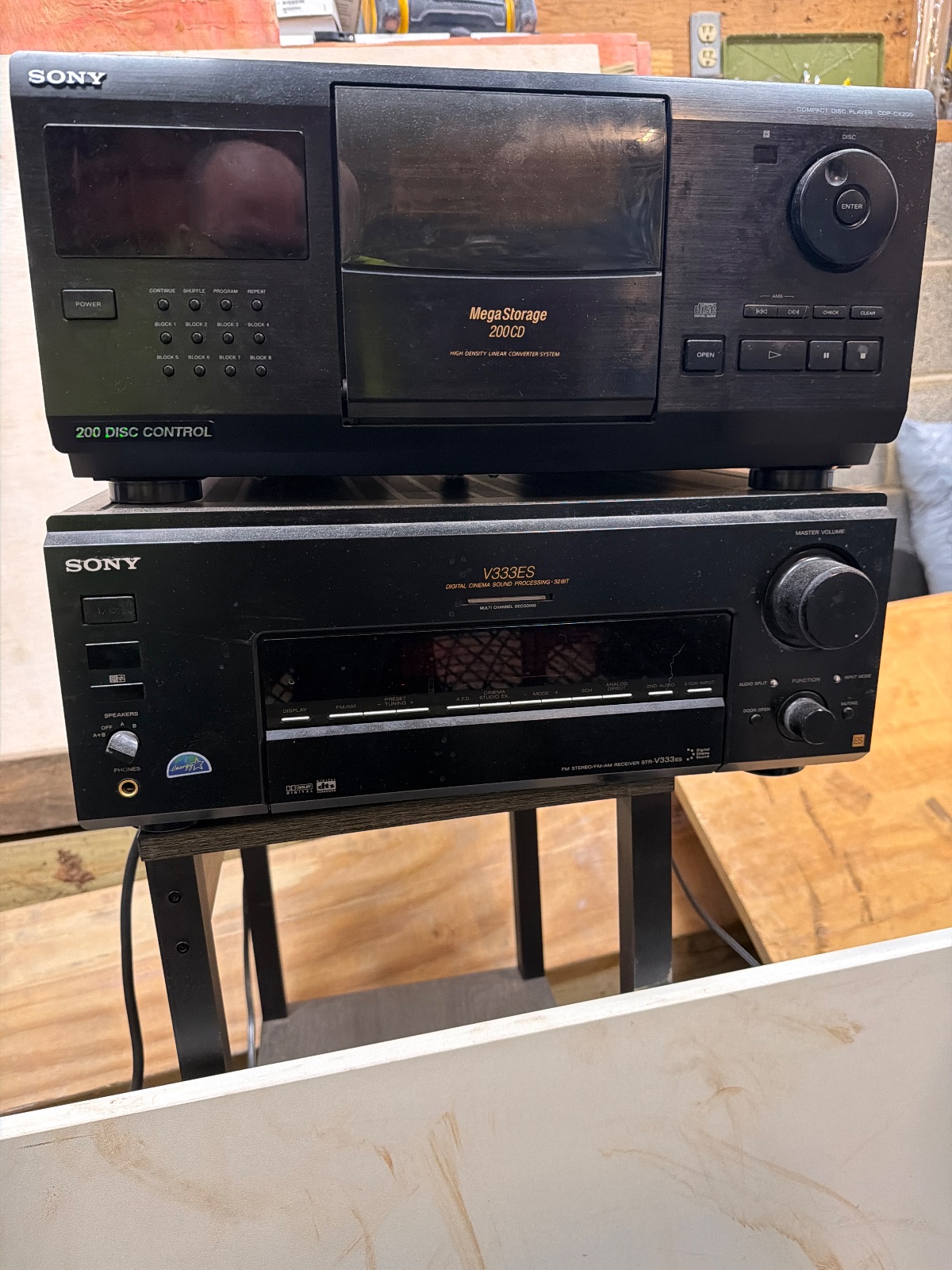 Sony MegaStorage 200CD & V333ES CD Players — photo 2